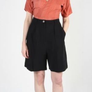 Birds of North America “Crake” short in black, size 4